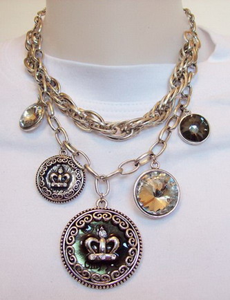 Ketting met opvallende bedels